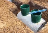 خزان الصرف الصحي لكابينة خاصة - كيفية الاختيار بشكل صحيح، وصف الأنواع ذات الخصائص والتنوع
